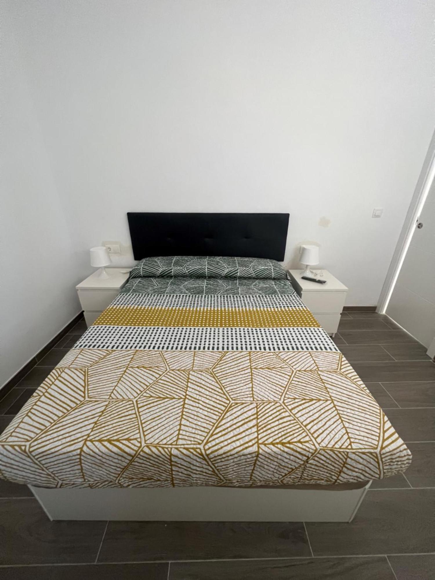 Apartamentos Montalvo Metropolis C ตอร์เรโมลิโนส ภายนอก รูปภาพ